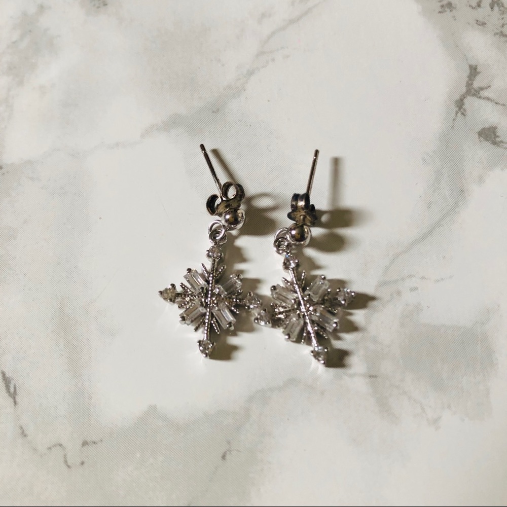 Snowflake Dangle Earrings - Picture 4 of 6